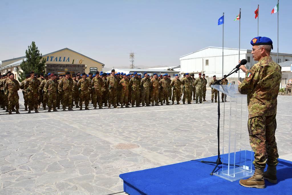 incontro con militari italiani.jpg